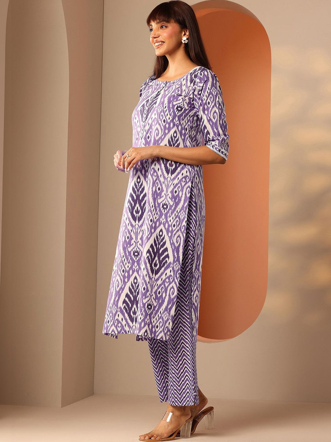 Women Ethnic Motifs Printed Regular Kurta with Trousers