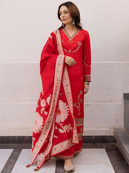 Dhiyona KL Women Floral Embroidered Kurta with Palazzo & Dupatta