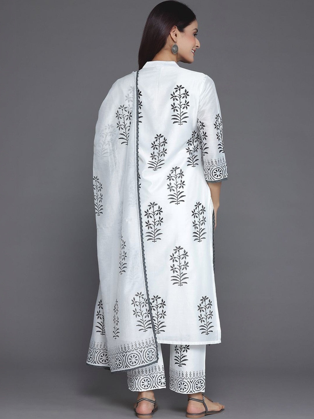 Women Floral Printed Regular Kurta with Trousers & With Dupatta