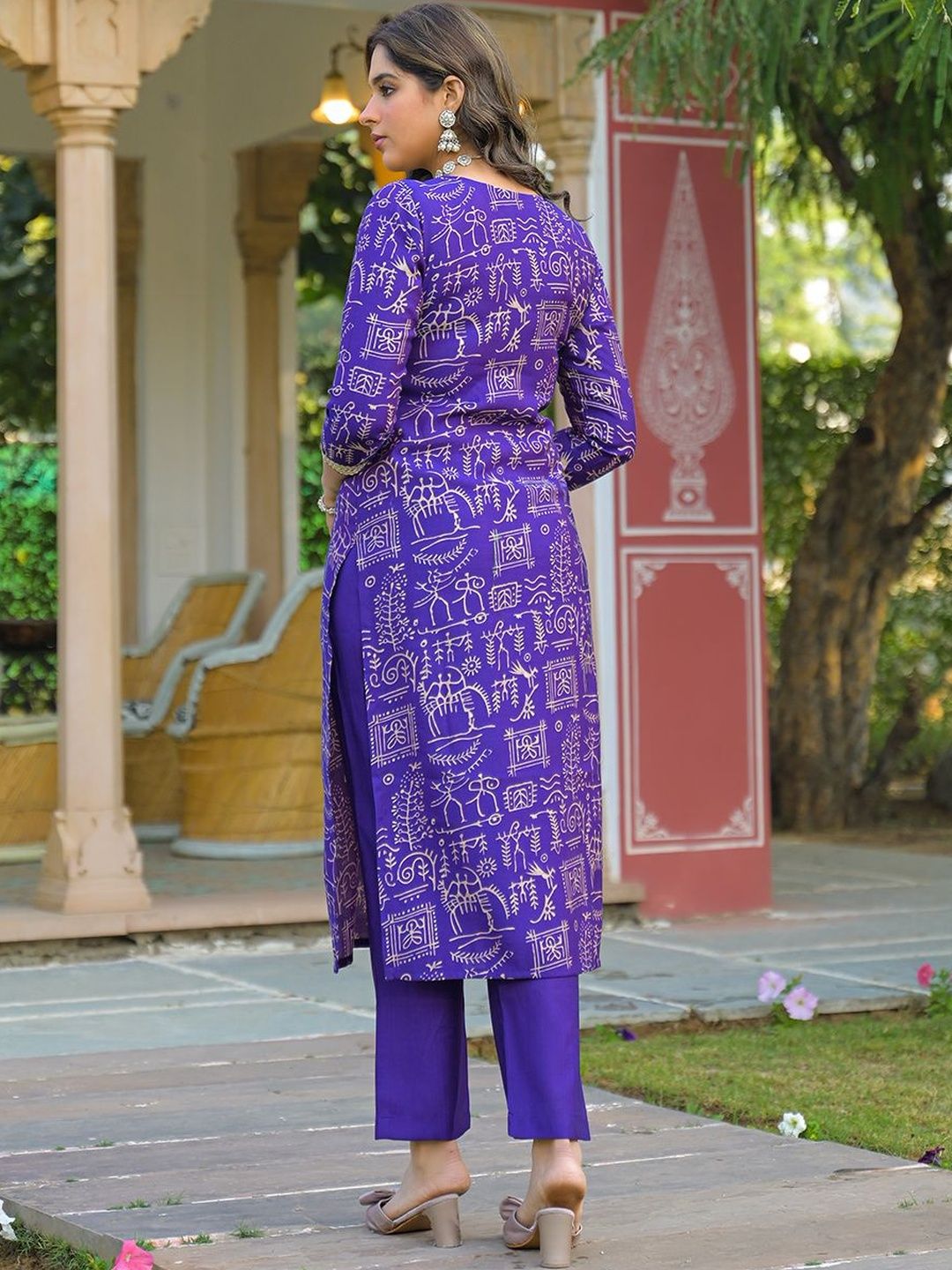 Dhiyona KL Women Ethnic Motifs Printed Regular Thread Work Kurta with Trousers & With Dupatta