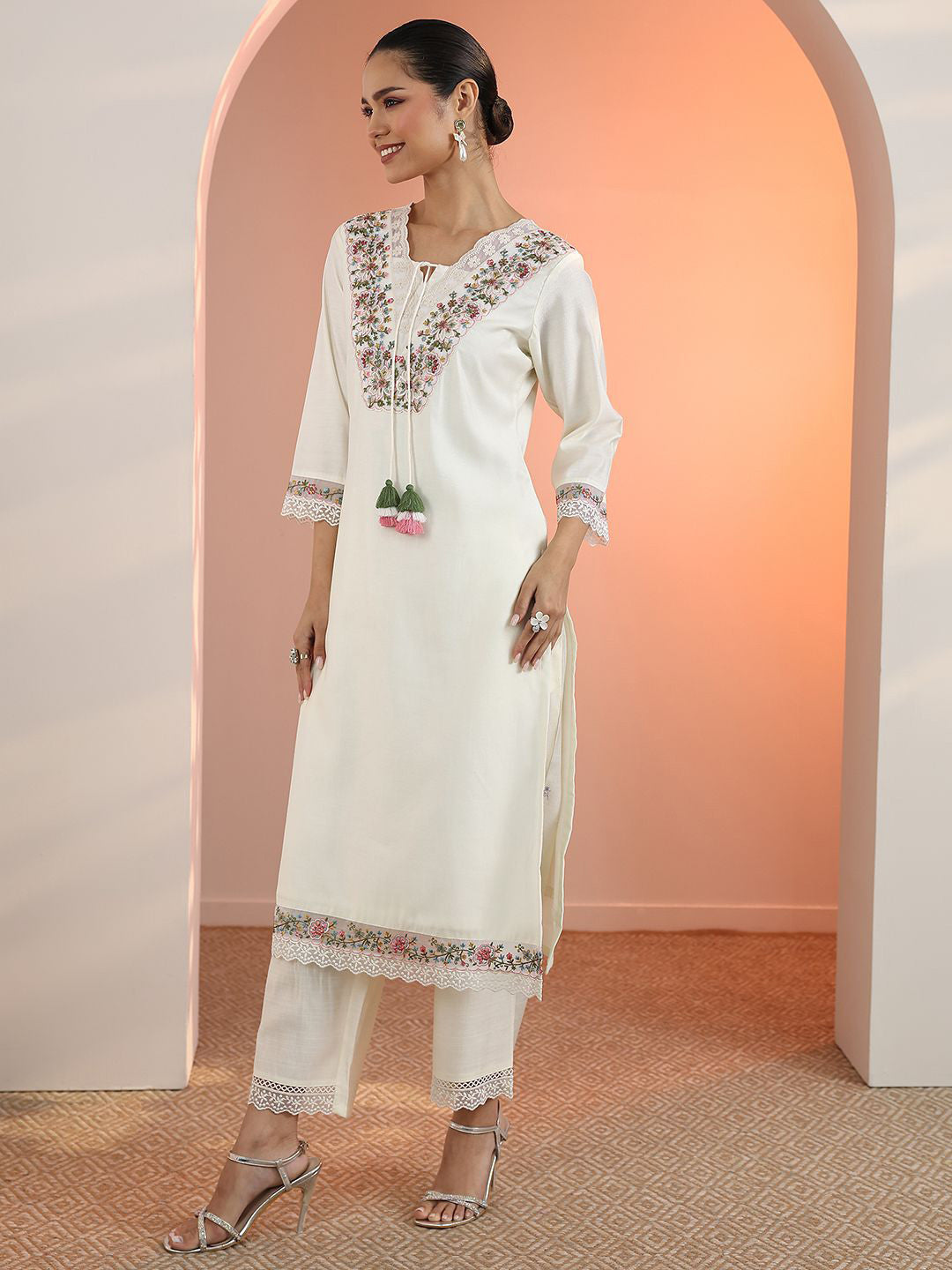 Floral Embroidered V-Neck Thread Work Straight Kurta With Trousers & Dupatta