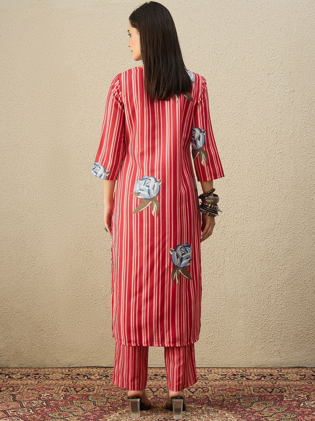 Women Printed Regular Kurta with Trousers