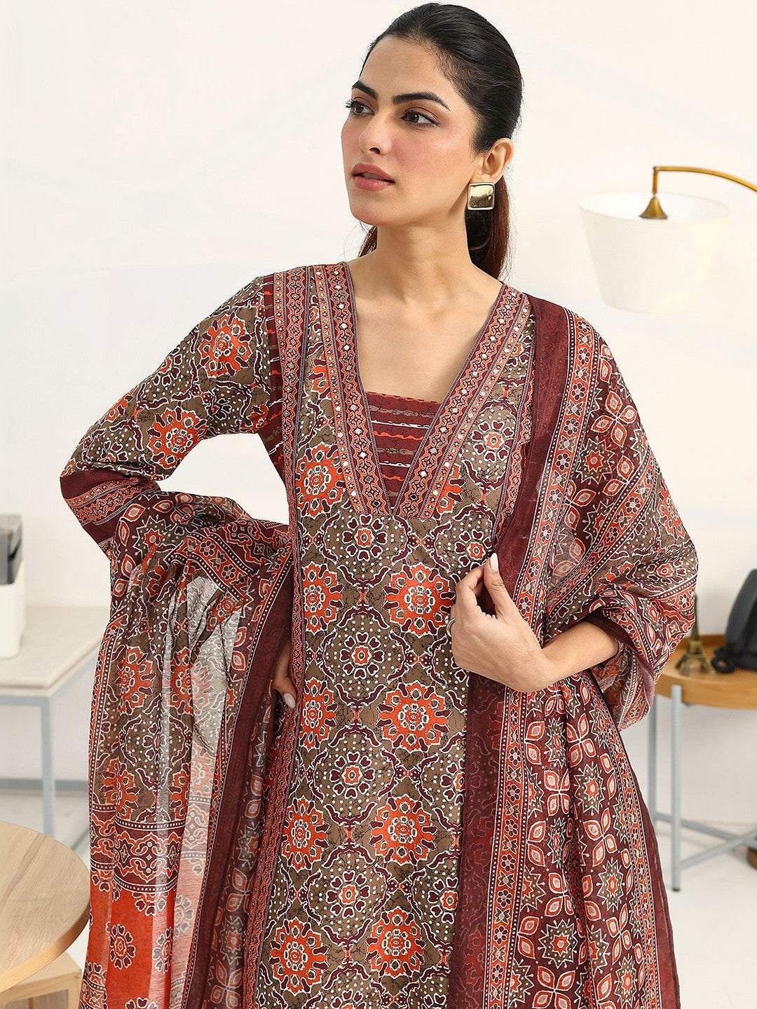 Women Ethnic Motifs Printed Regular Kurta with Trousers & With Dupatta