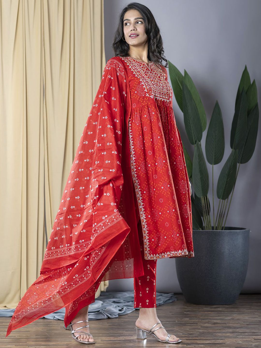 Dhiyona KL Bandhani Printed Thread Work Pure Cotton Kurta With Trousers & Dupatta