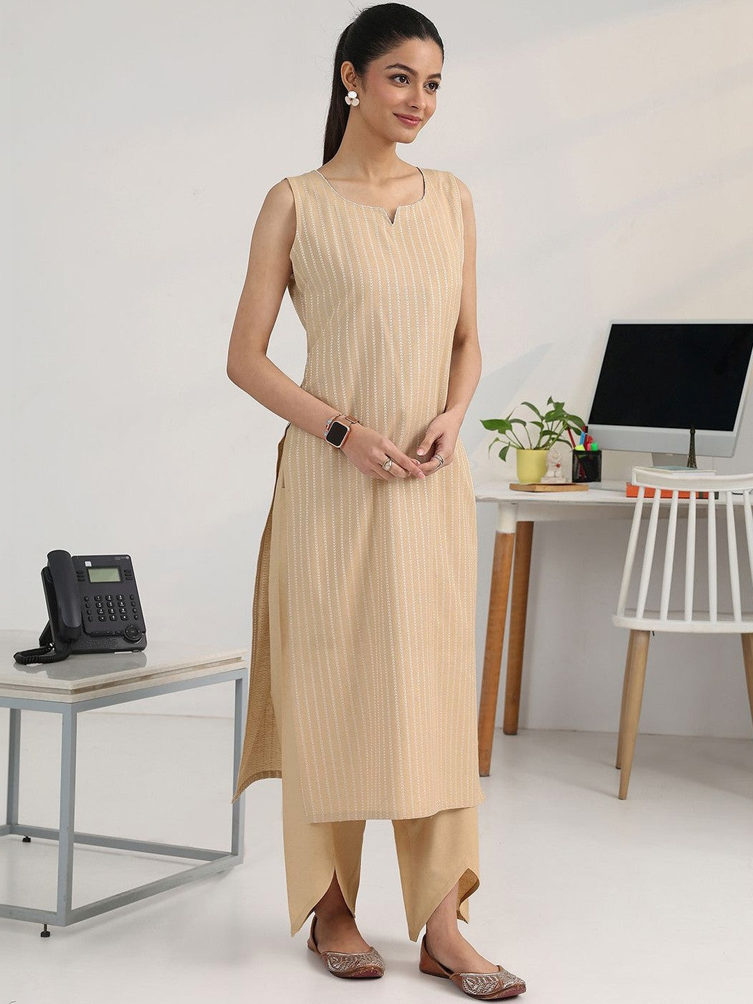 Women Regular Kurta with Palazzos & With Dupatta