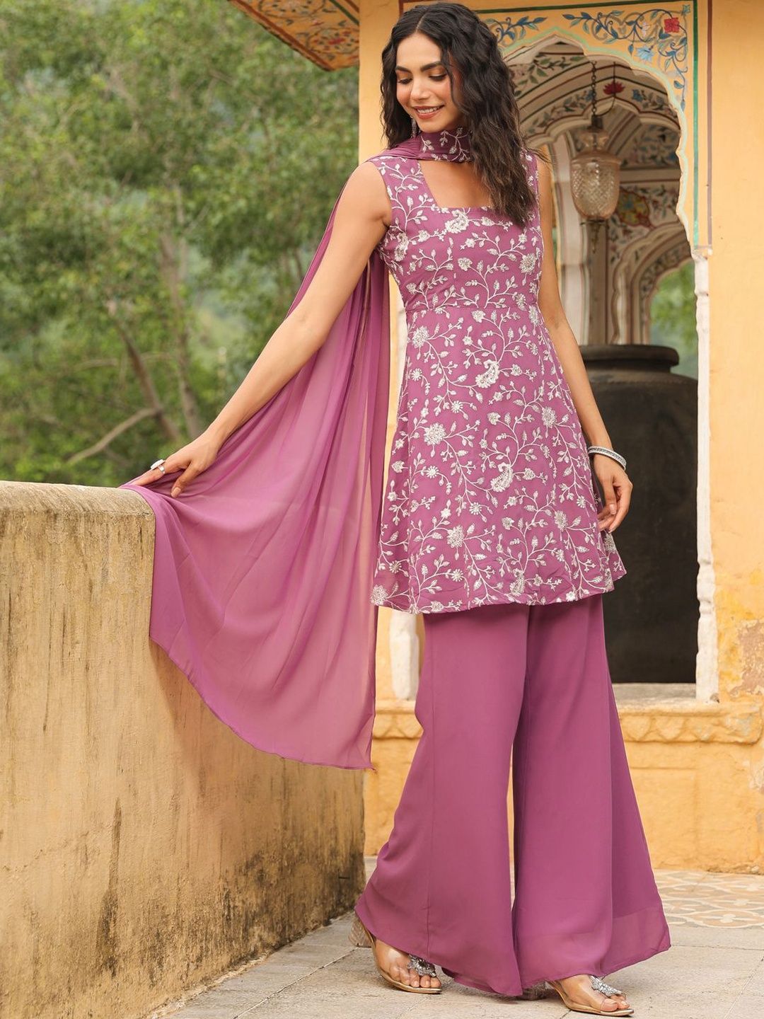 Dhiyona KL Women Ethnic Motifs Embroidered Regular Thread Work Kurti with Sharara & With Dupatta