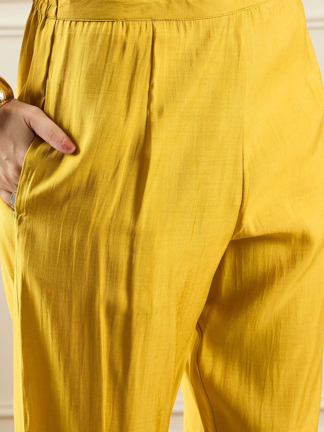 Dhiyona IE Women Yellow Kurta Sets