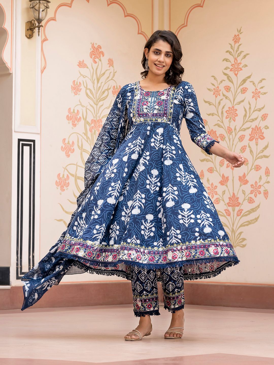 Dhiyona KL Women Floral Printed Regular Pure Cotton Kurta with Trousers & With Dupatta
