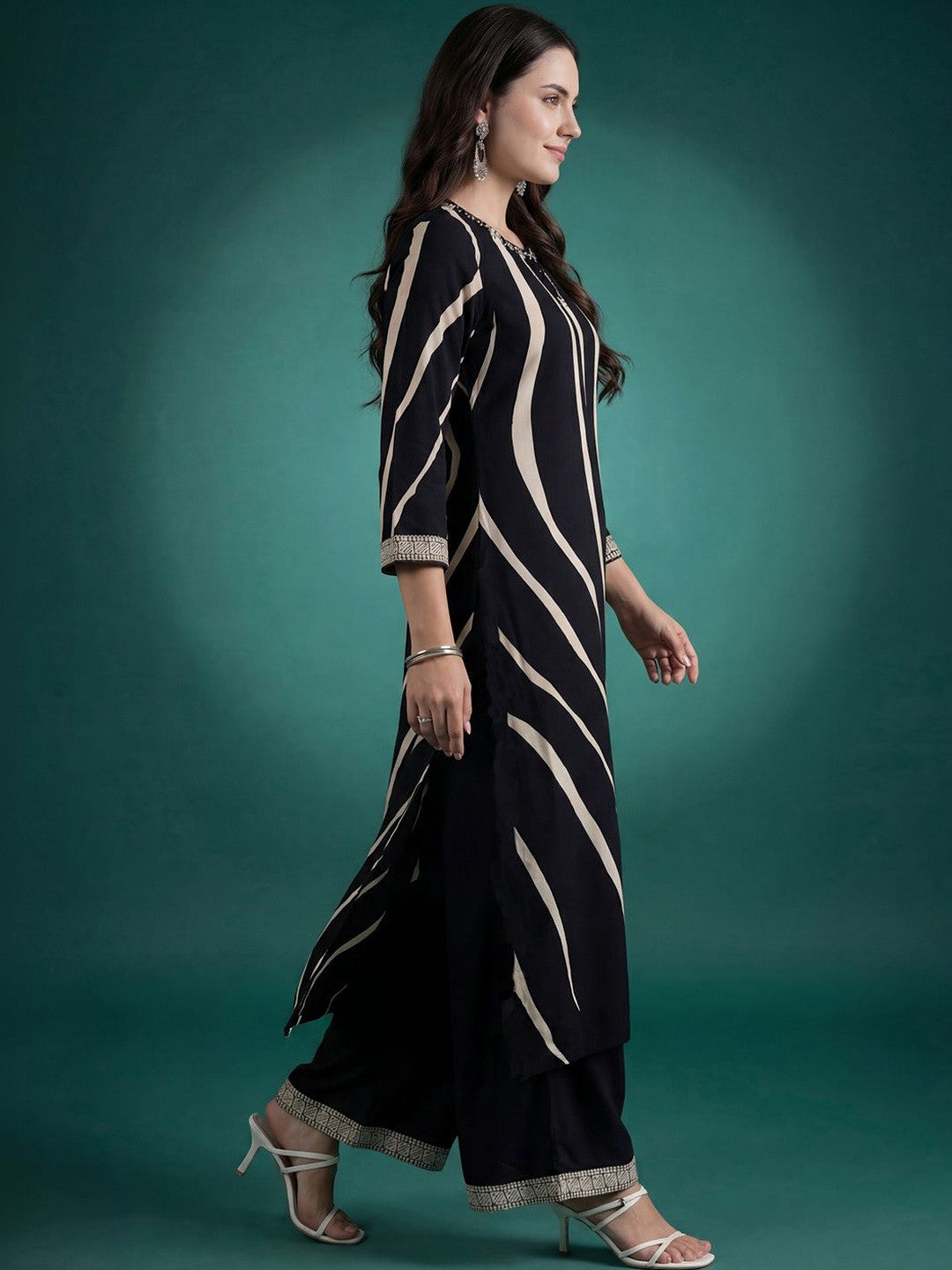 Women Printed Regular Thread Work Kurta with Palazzos