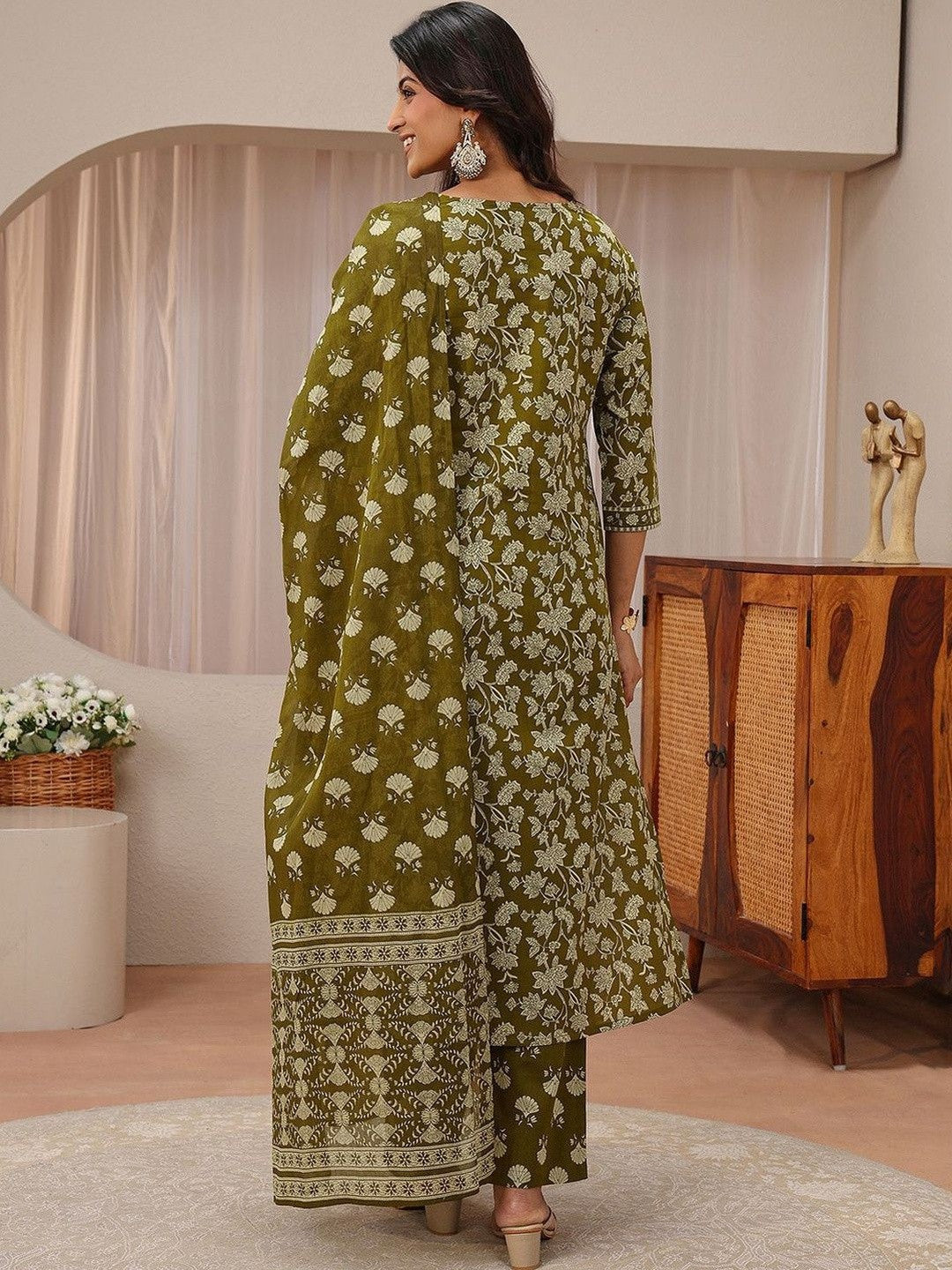 Green Floral Printed Cotton Straight Suit Set