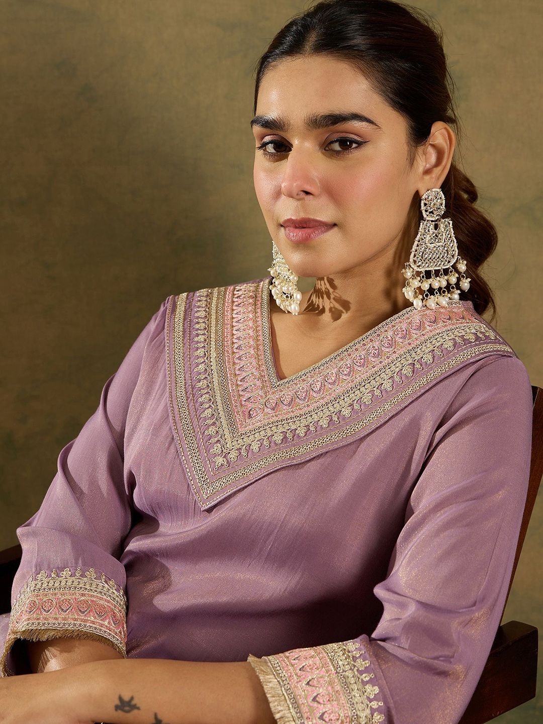 Dhiyona IE Ethnic Motifs Embroidered Kurta With Trousers