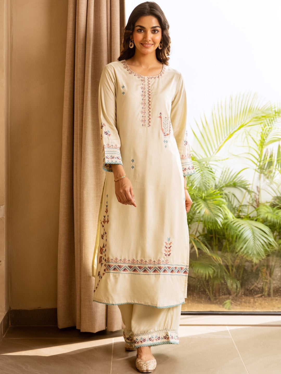 Geometric Embroidered Round Neck Thread Work Straight Kurta With Palazzos