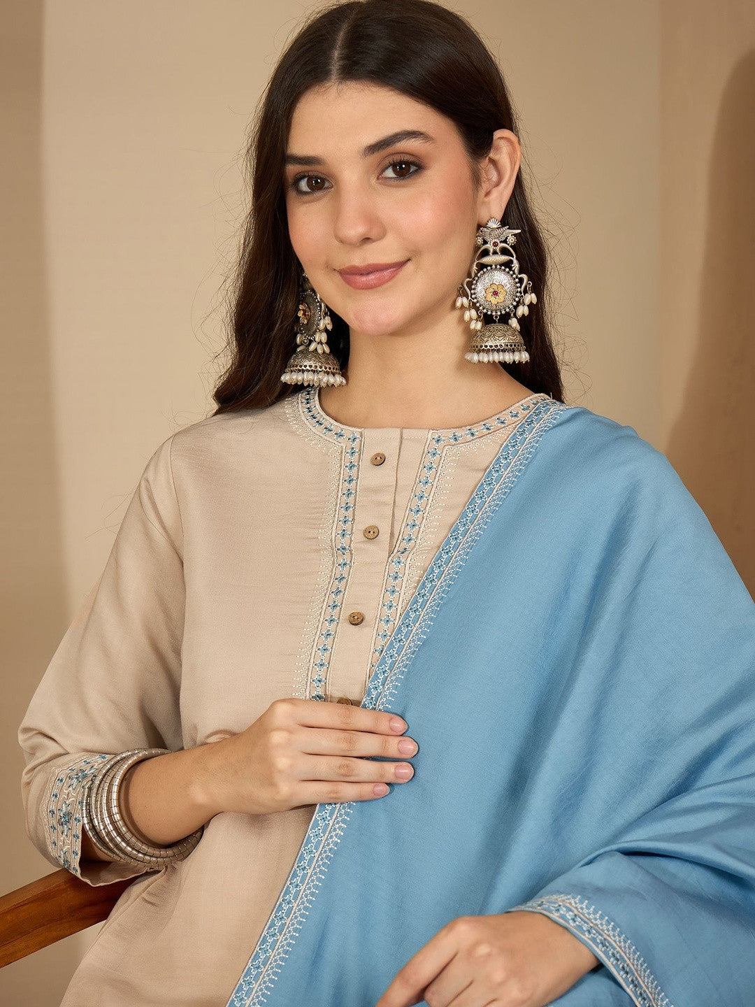 Women Embroidered Regular Thread Work Kurta with Trousers & With Dupatta