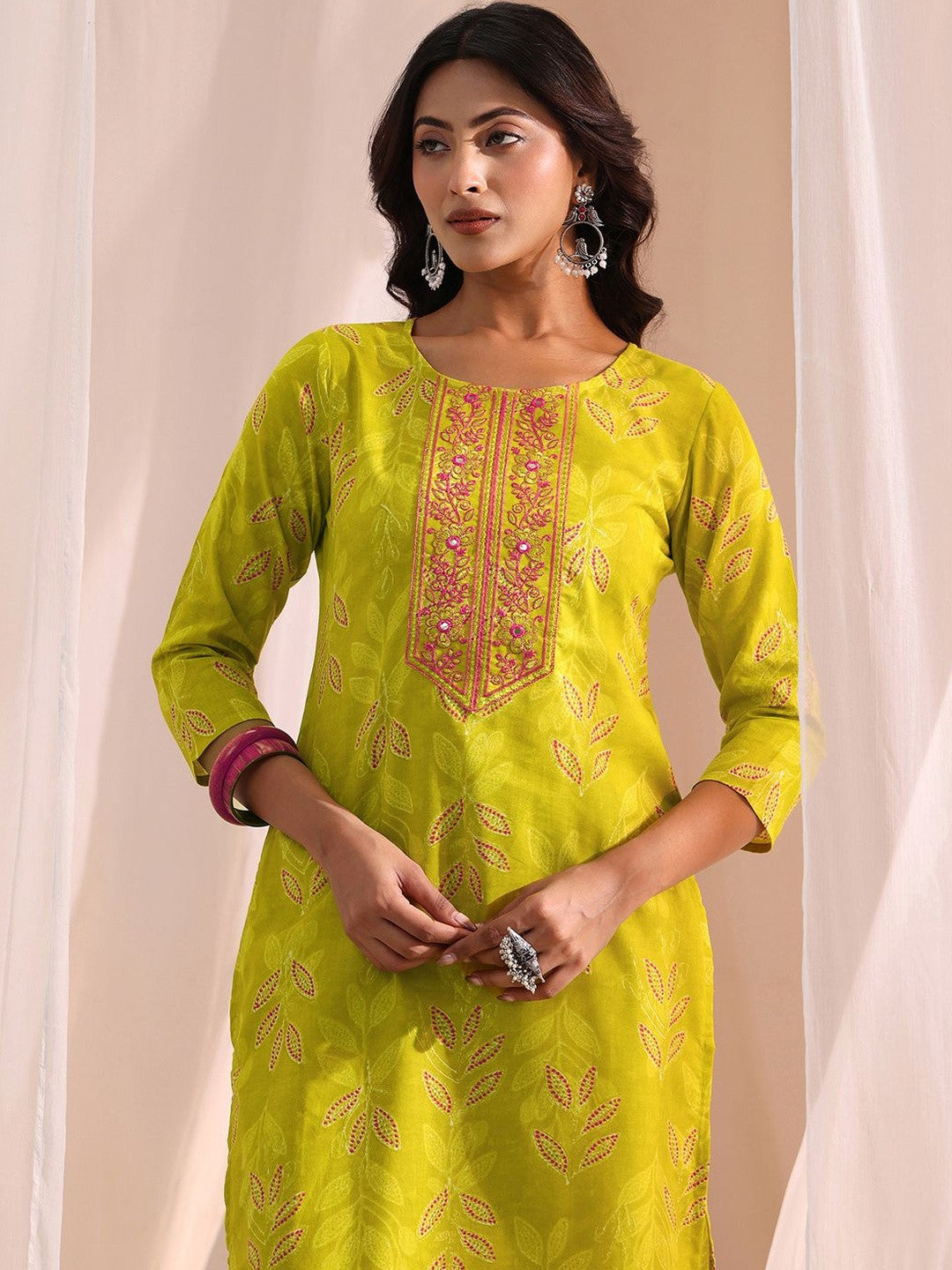 Women Ethnic Motifs Printed Regular Thread Work Kurta with Trousers & With Dupatta