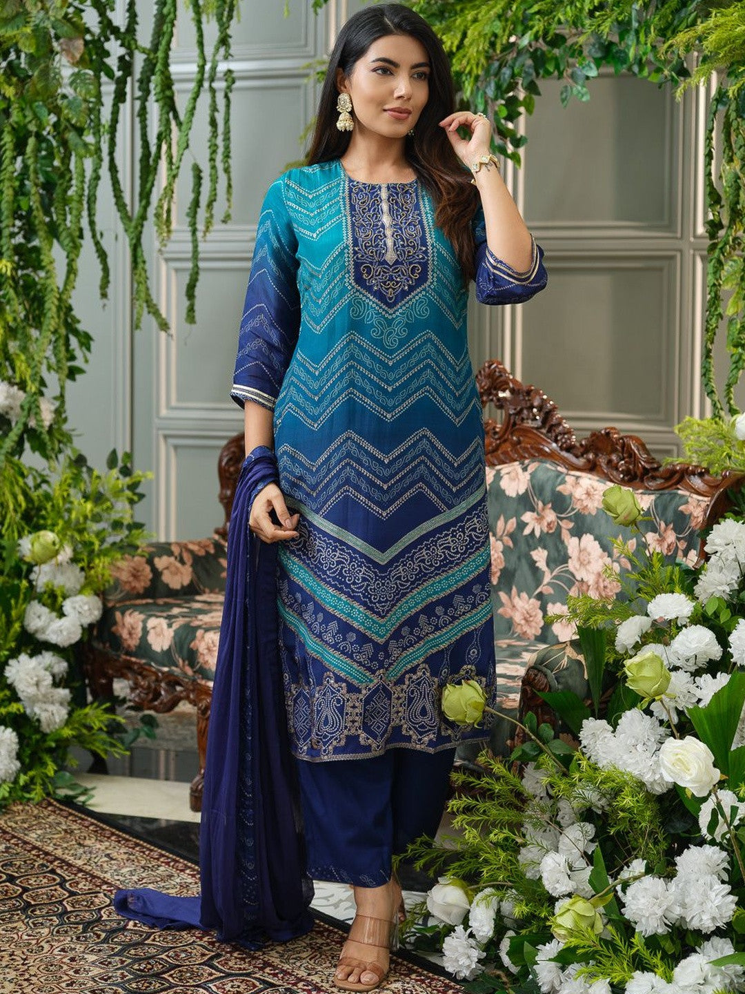 Geometric Printed Thread Work Straight Kurta with Trouser & Dupatta