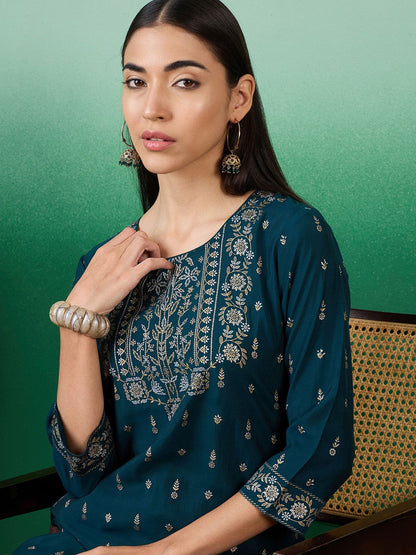 Women Floral Thread Work Round Neck Kurta Sets