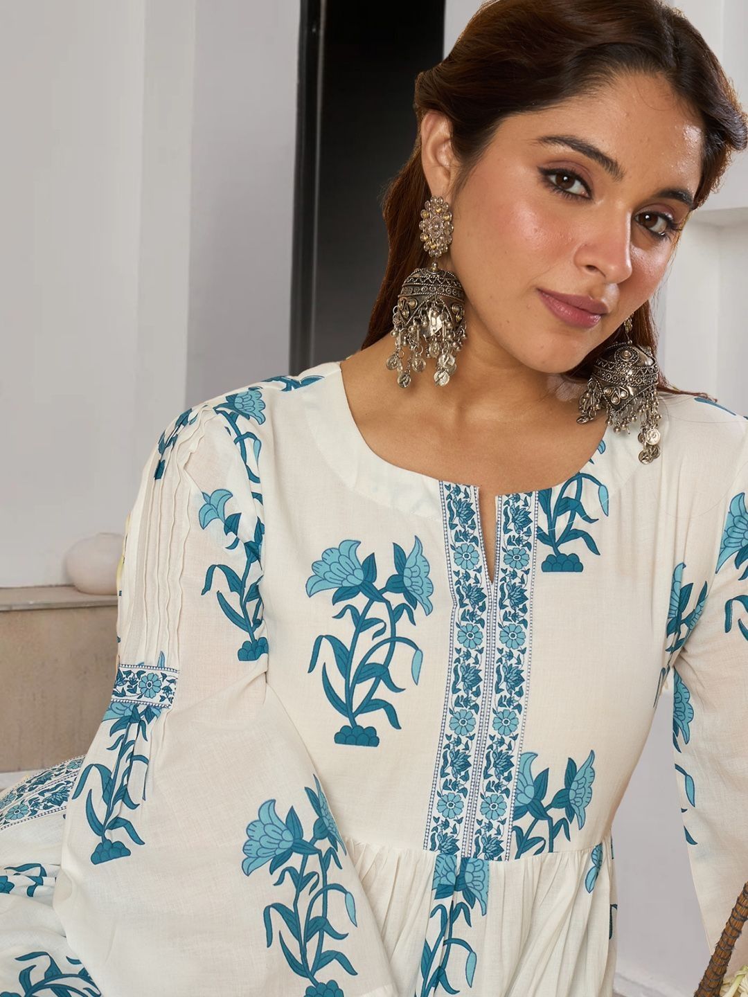 Dhiyona IE Women Floral Printed Regular Pure Cotton Kurta with Palazzos