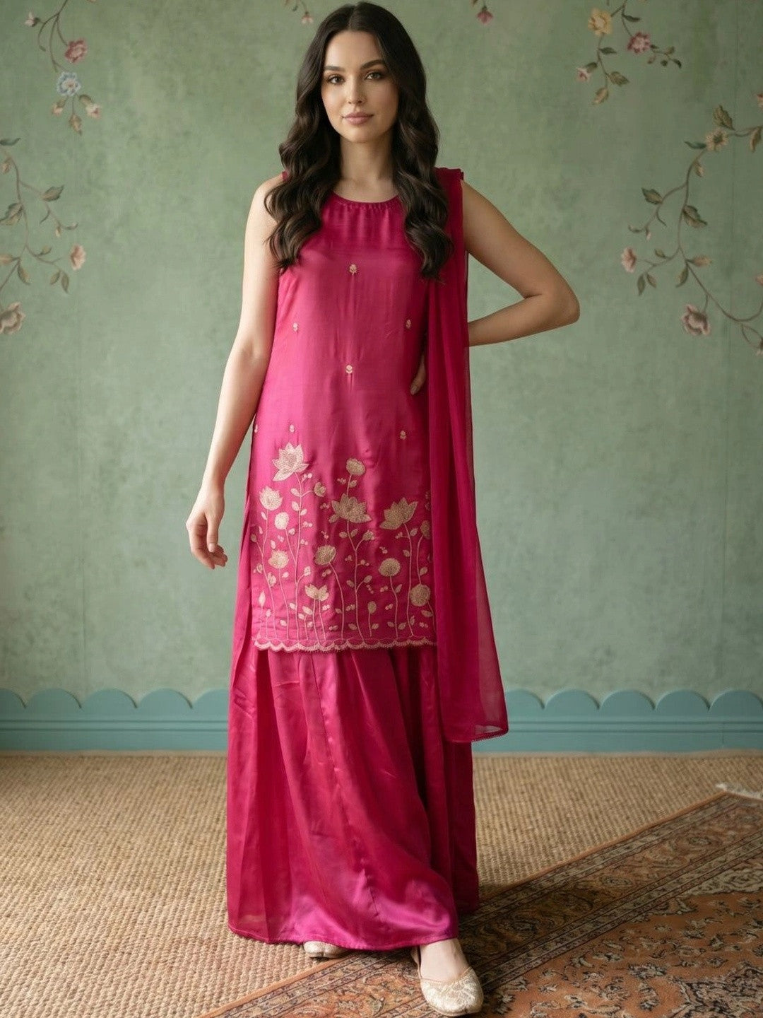 Dhiyona SN Women Floral Embroidered Regular Thread Work Kurta with Sharara & With Dupatta