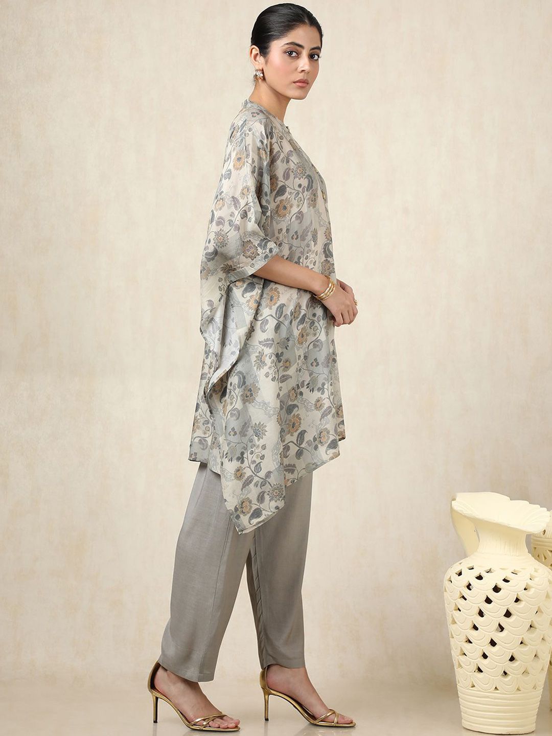 Dhiyona SO Women's Floral Printed Mandarin Collar Kaftan Pure Cotton Kurta With Trousers