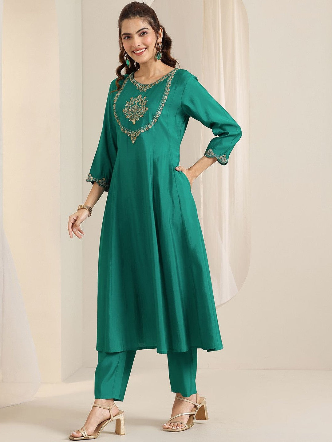 Women Ethnic Motifs Embroidered A-Line Kurta with Trousers & Dupatta