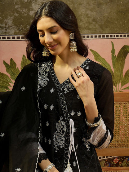 Embroidered Pure Cotton V-Neck Kurti & Trousers