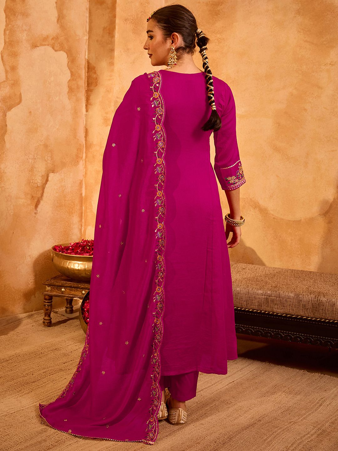 Dhiyona KL Women Floral Embroidered Regular Thread Work Kurta with Trousers & With Dupatta