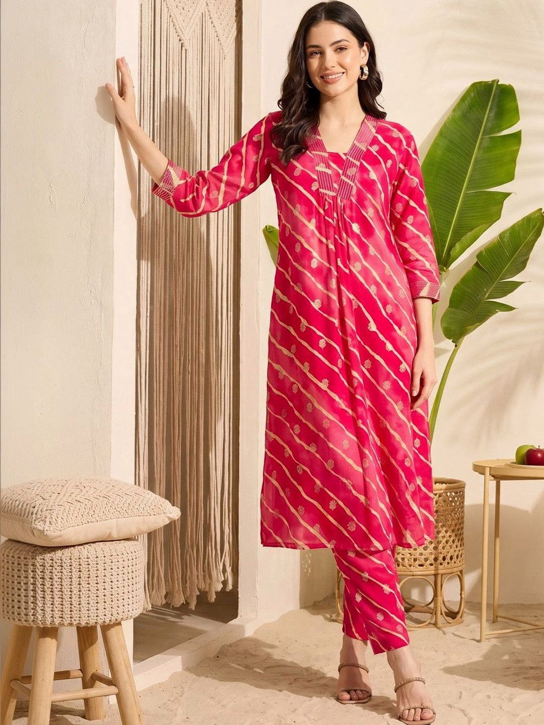 Women Leheriya Printed Regular Kurta with Trousers