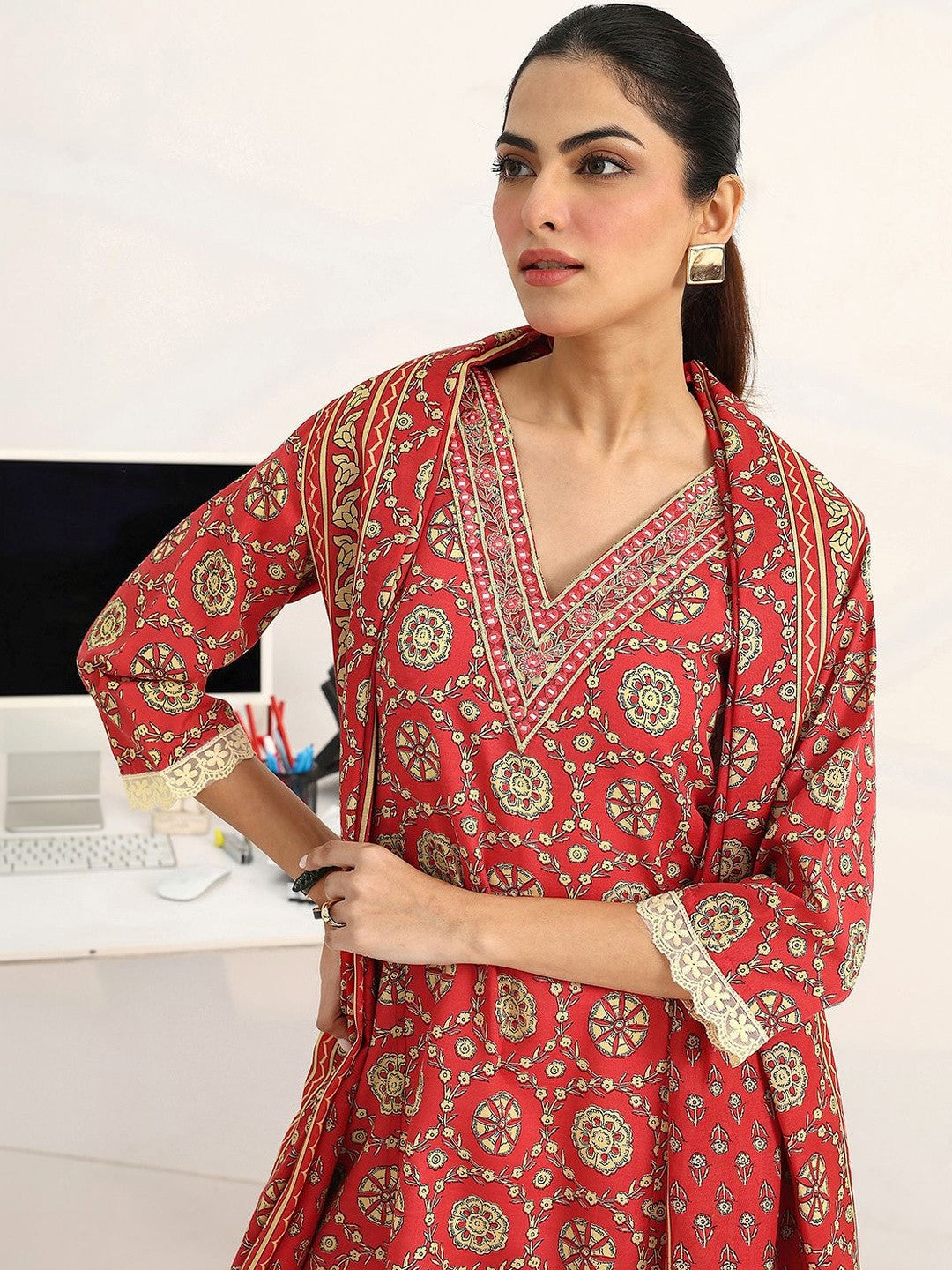 Women Ethnic Motifs Printed Regular Cotton Blend Kurta with Trousers & With Dupatta