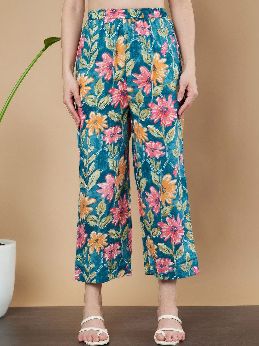 Women Floral Printed Regular Pure Cotton Kurta with Trousers