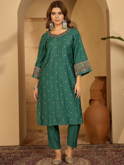 Women Green Embroidered Kurta Sets With Dupatta