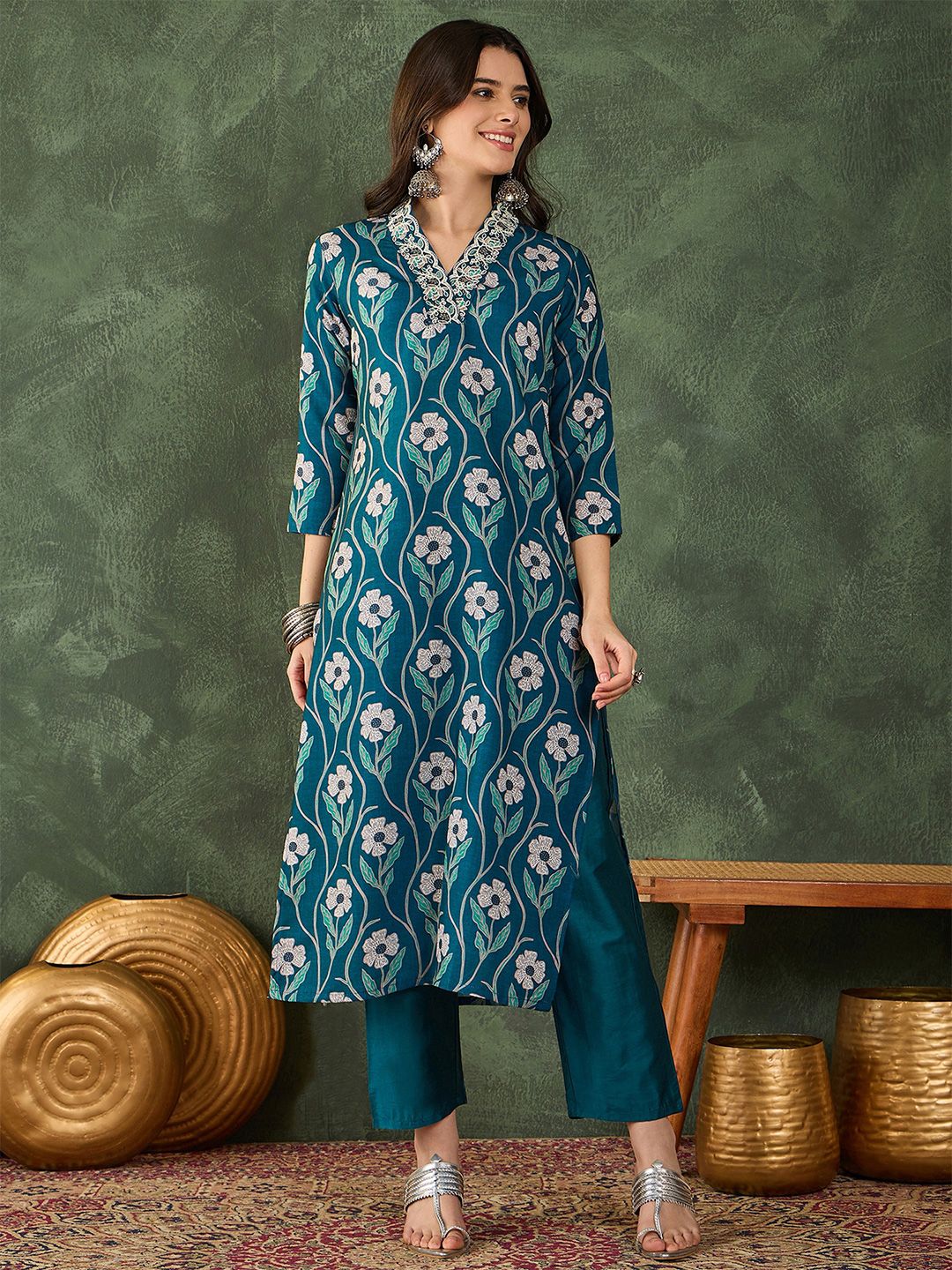 Dhiyona KL Women Printed Straight Kurta Set