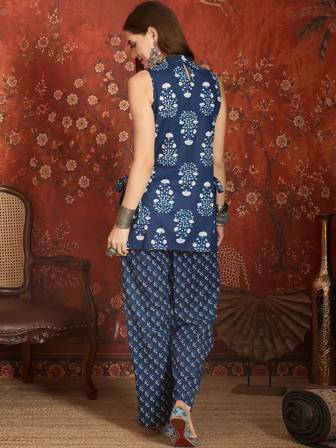 Women Women Ethnic Motifs Printed Regular Pure Cotton Kurti With Farshi Salwar
