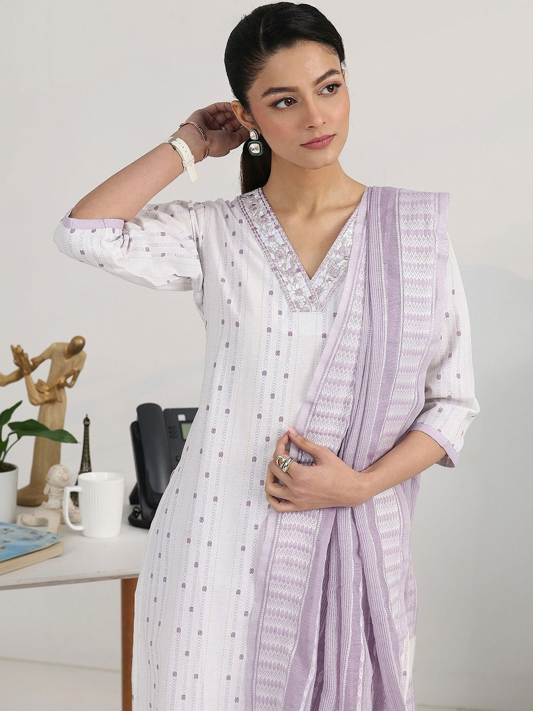 Women Ethnic Motifs Printed Regular Kurta with Trousers & With Dupatta