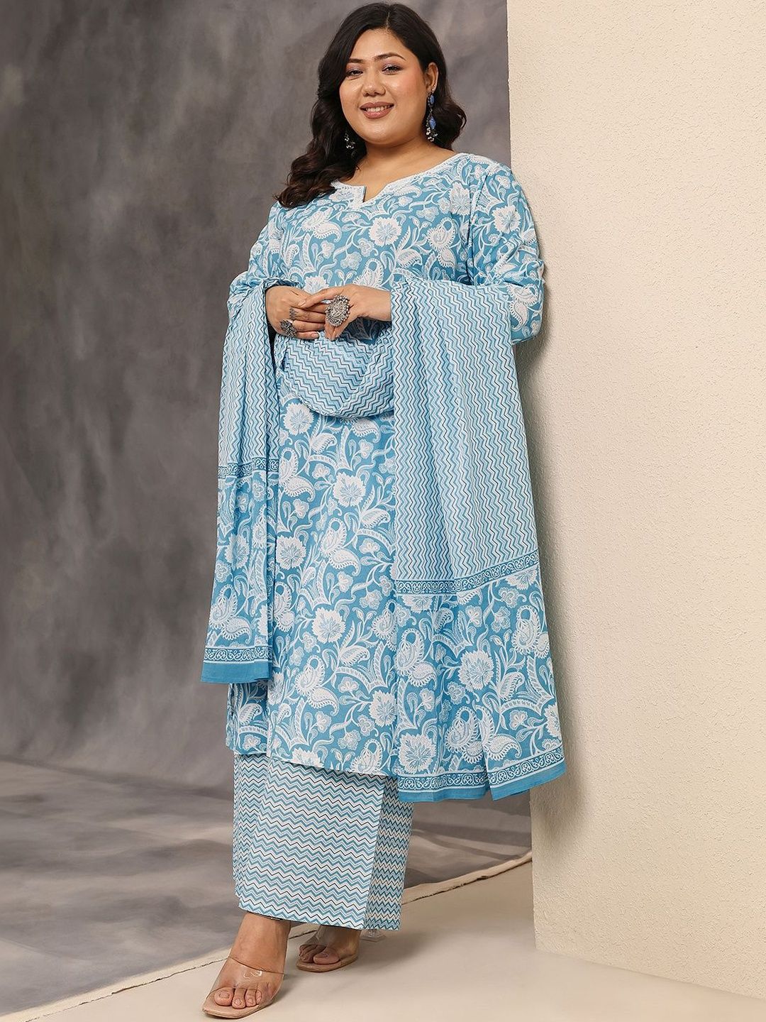 Dhiyona Women's Plus Size Floral Printed Regular Kurta with Palazzos & With Dupatta