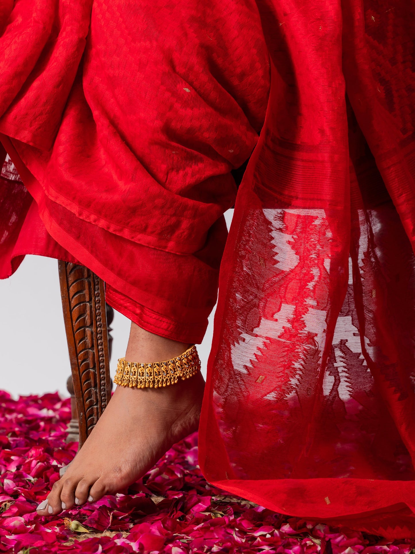 Dhiyona ST Rosemati Red Jamdani Cotton Saree