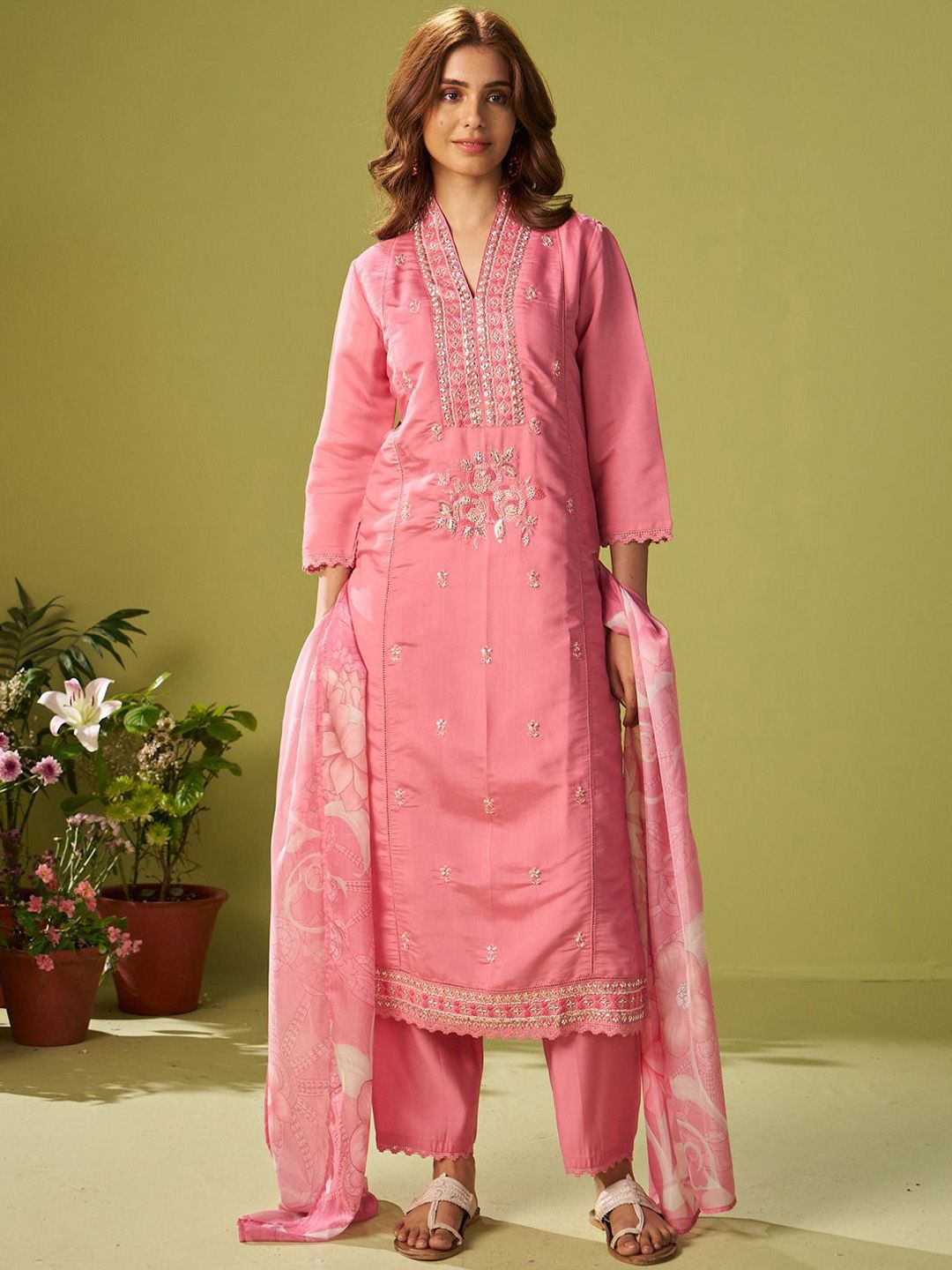 Dhiyona IE Women Floral Embroidered Kurta with Trousers & Dupatta