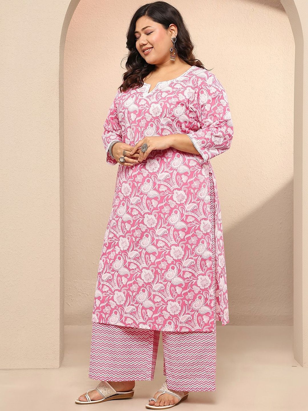 Dhiyona Women's Plus Size Floral Printed Regular Kurta with Palazzos & With Dupatta