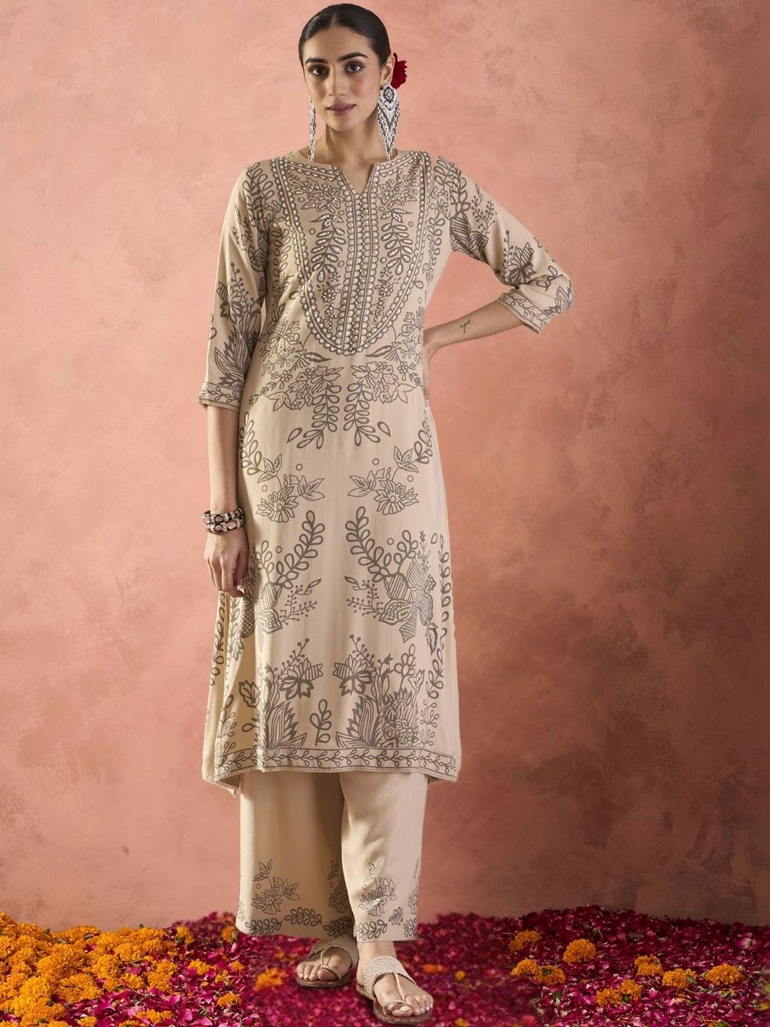 Dhiyona IE Women Ethnic Motifs Printed Regular Sequinned Kurta with Trousers