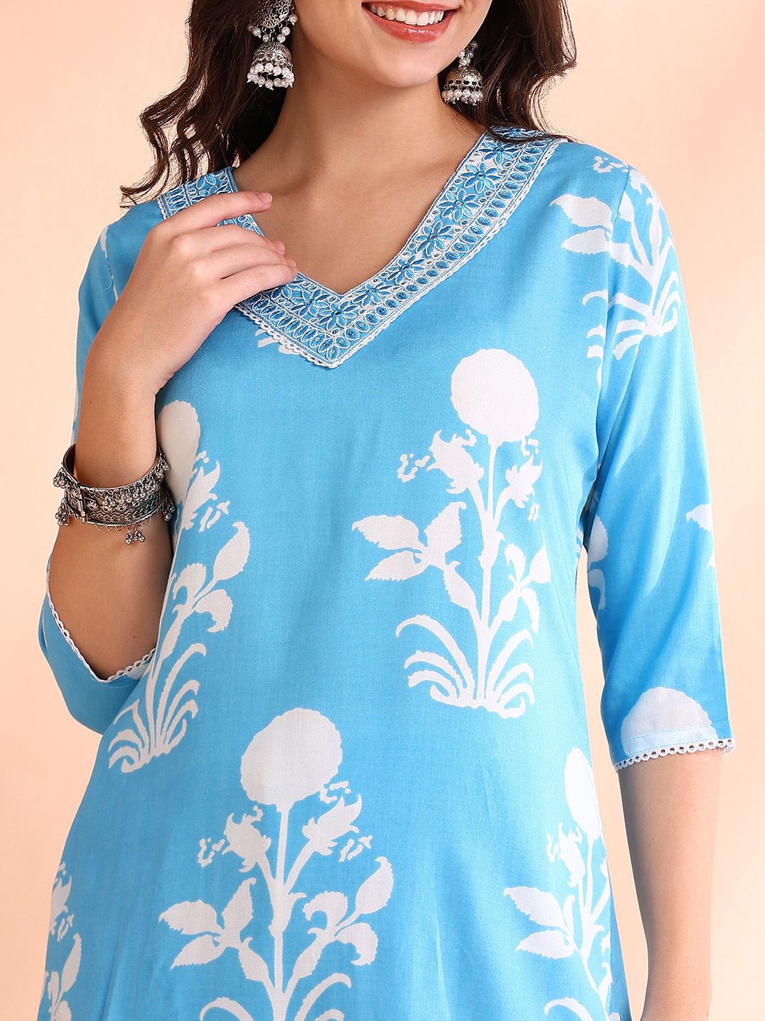 Dhiyona OD  Printed Thread Work Pure Cotton Kurta With Trousers & Dupatta