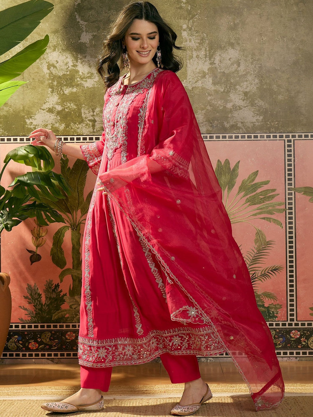 Embroidered Round-Neck Kurta Trousers & Dupatta