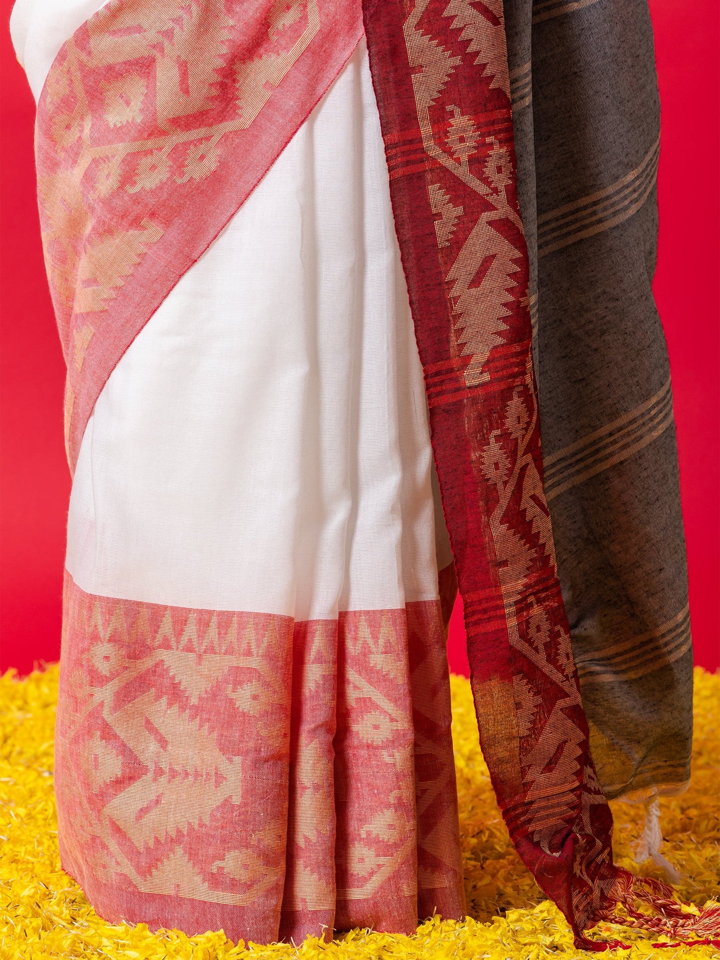 Dhiyona ST White Ghoomar Ganga Yamuna Cotton Saree with Blouse Fabric
