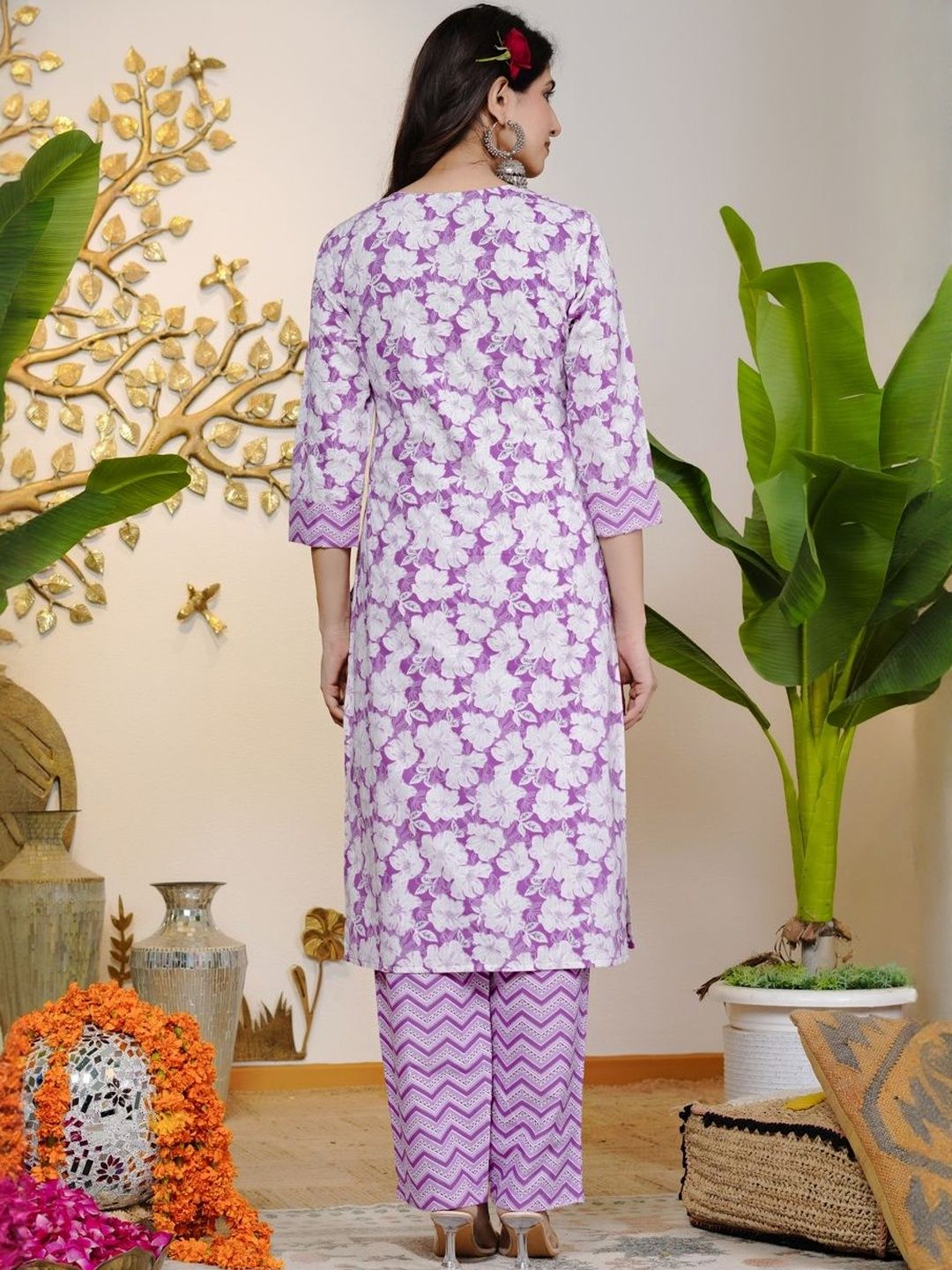 Dhiyona KL Women Floral Printed Regular Sequinned Pure Cotton Kurta with Trousers & With Dupatta