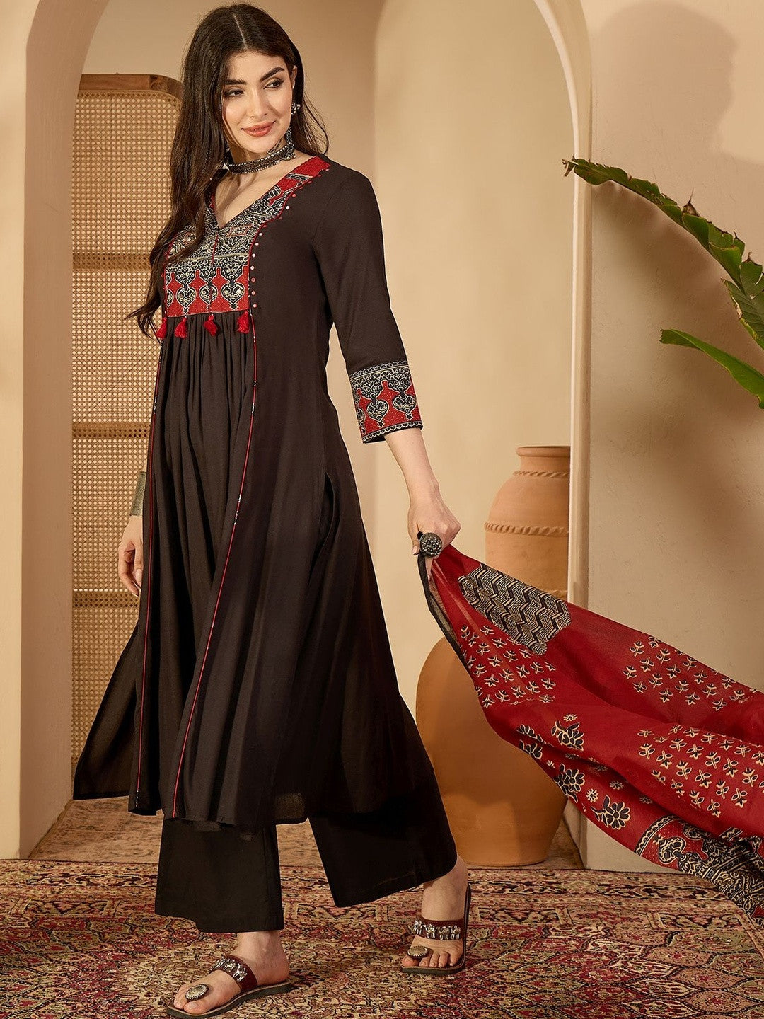 Embroidered Kurta Set