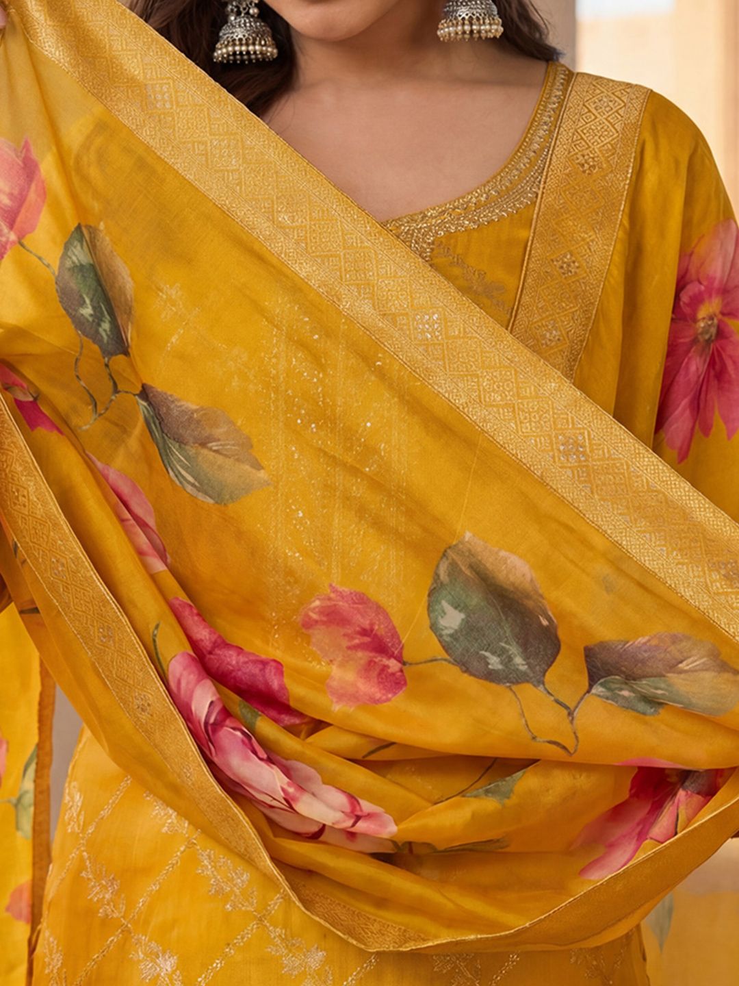 Dhiyona IE Women Regular Thread Work Kurta with Palazzos & With Dupatta
