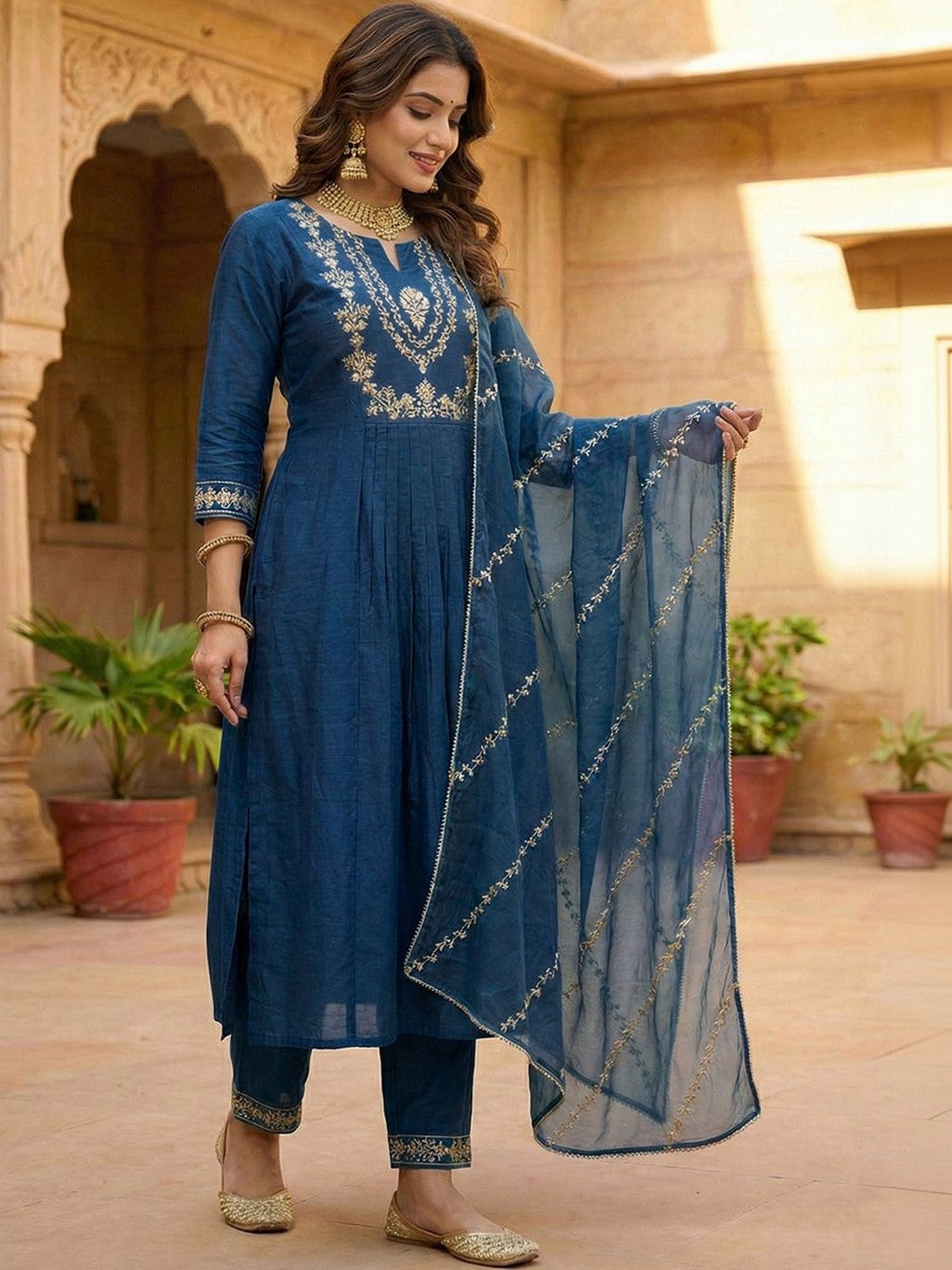 Embroidered Round Neck Kurta Trousers & Dupatta