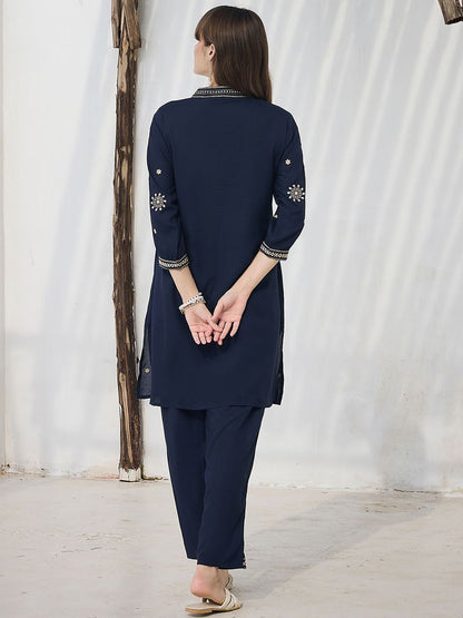 Ethnic Motifs Embroidered Thread Work Kurta With Trousers
