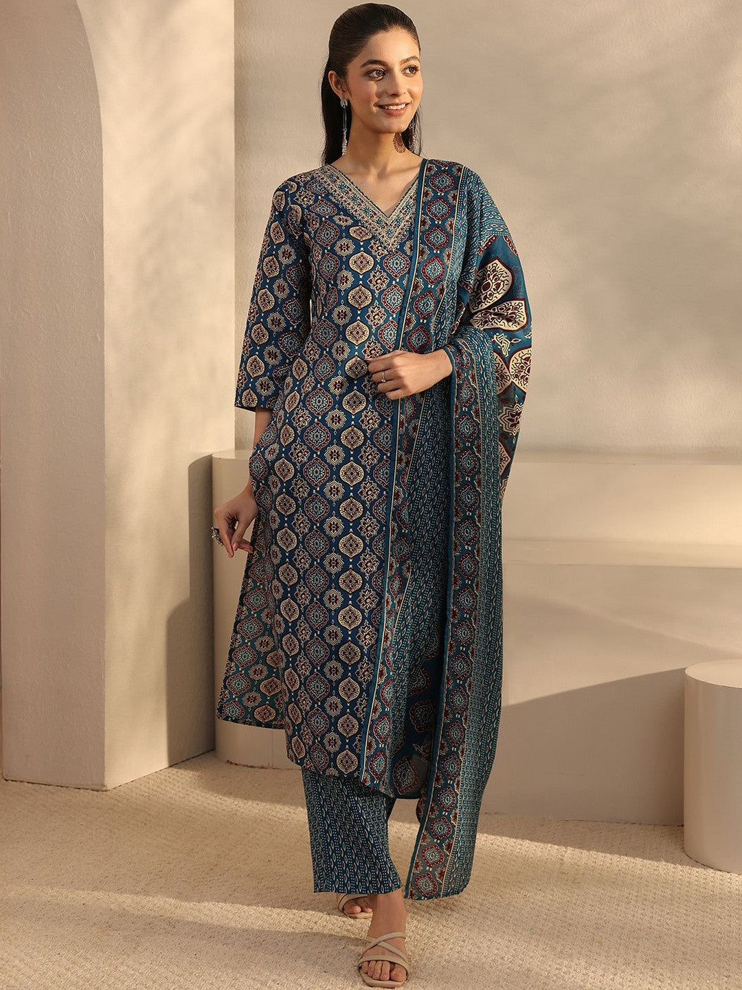 Women Ethnic Motifs Printed Regular Thread Work Kurta with Trousers & With Dupatta