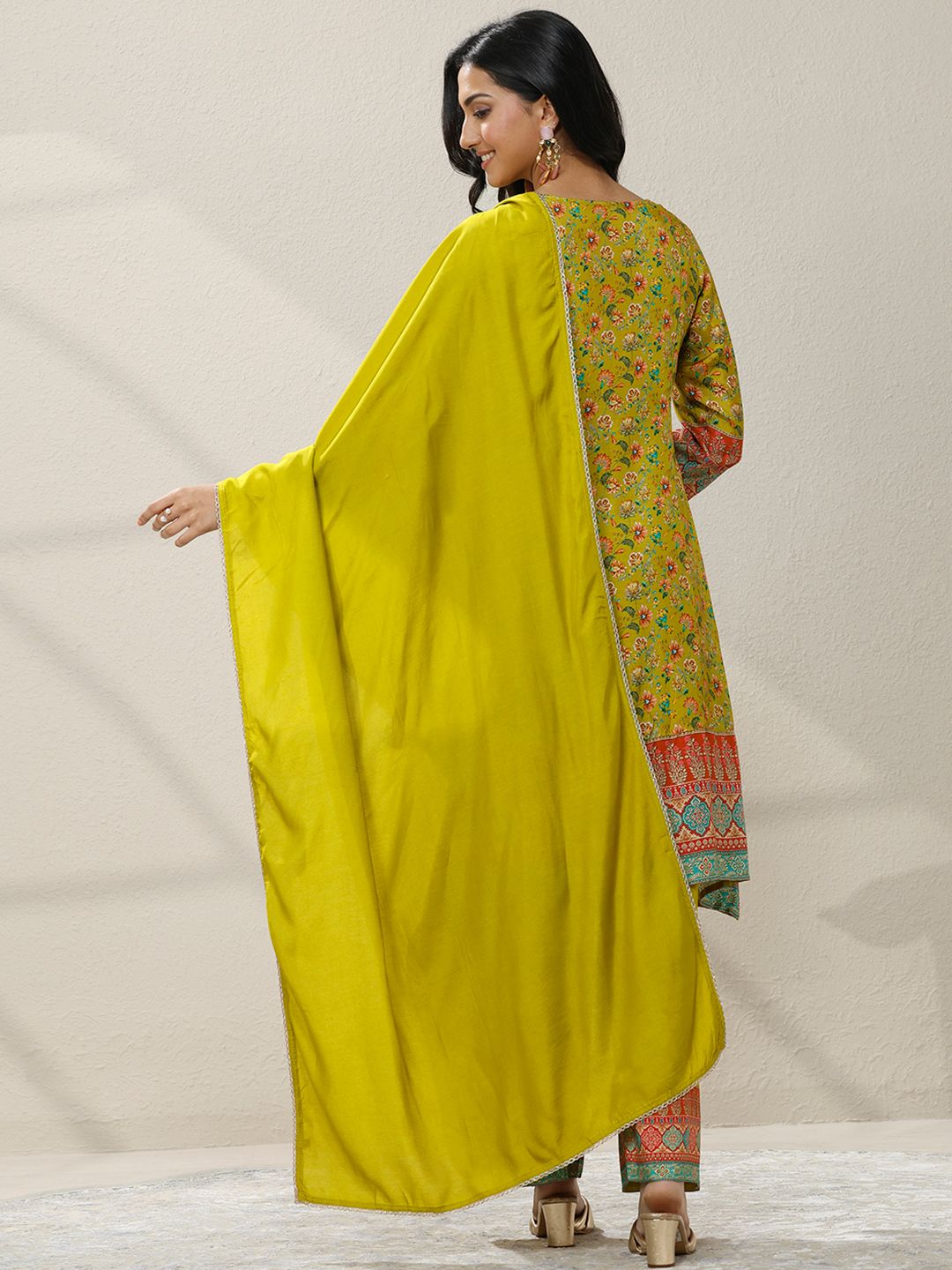 Dhiyona LL Women Floral Printed Regular Sequinned Kurta with Palazzos & With Dupatta