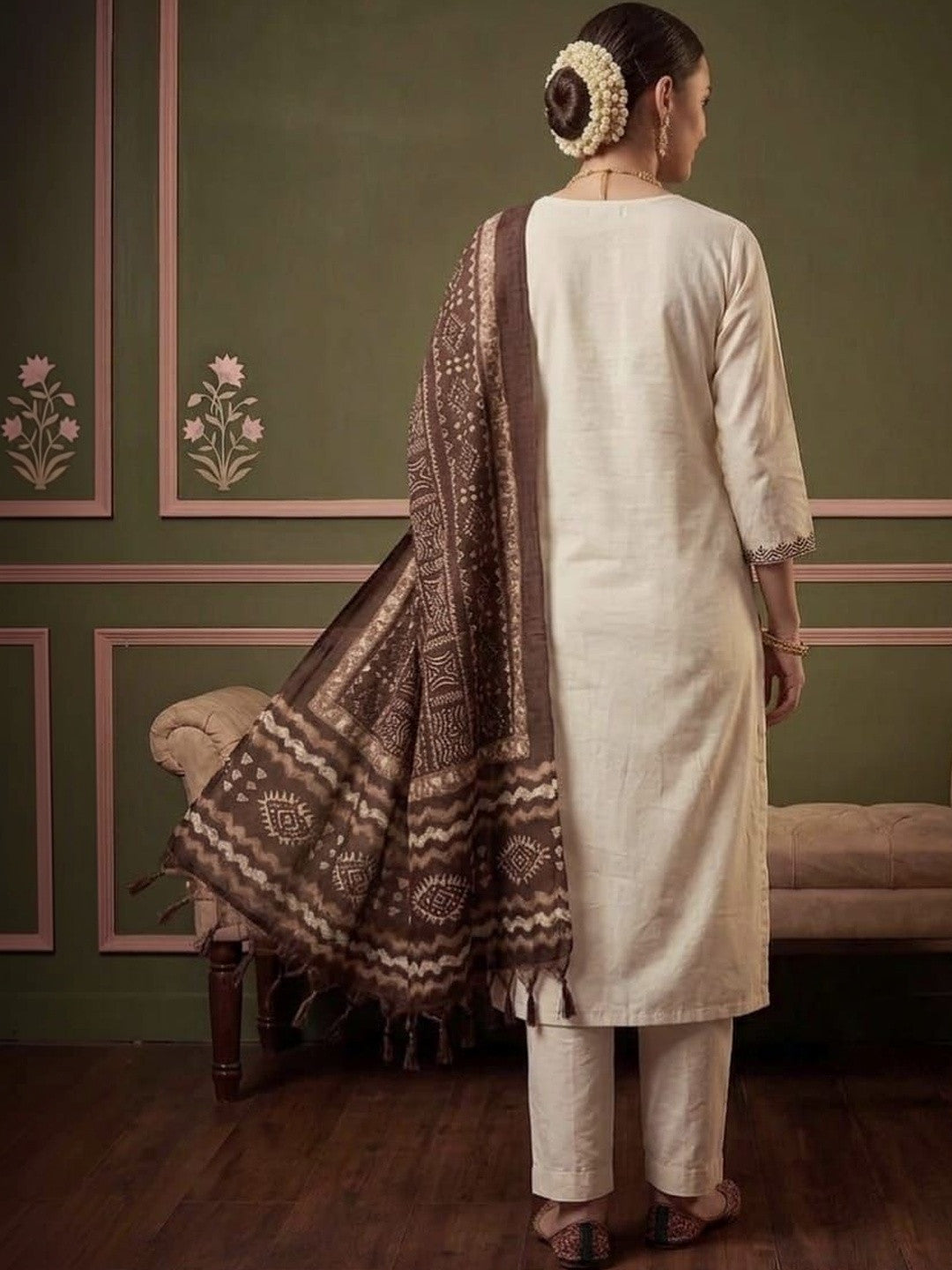 Women Ethnic Motifs Embroidered Regular Thread Work Pure Cotton Kurta with Trousers & With Dupatta