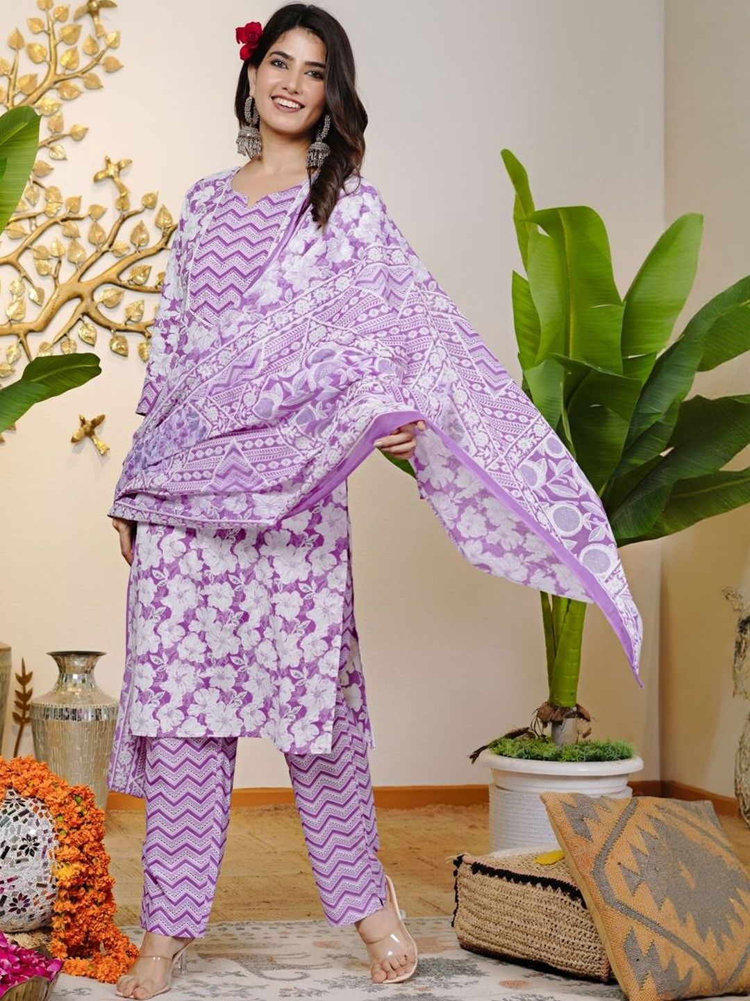 Dhiyona KL Women Floral Printed Regular Sequinned Pure Cotton Kurta with Trousers & With Dupatta